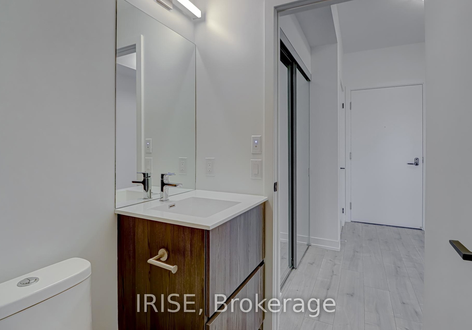 220-missinnihe-way-s-s-mississauga-ontario-w12297573