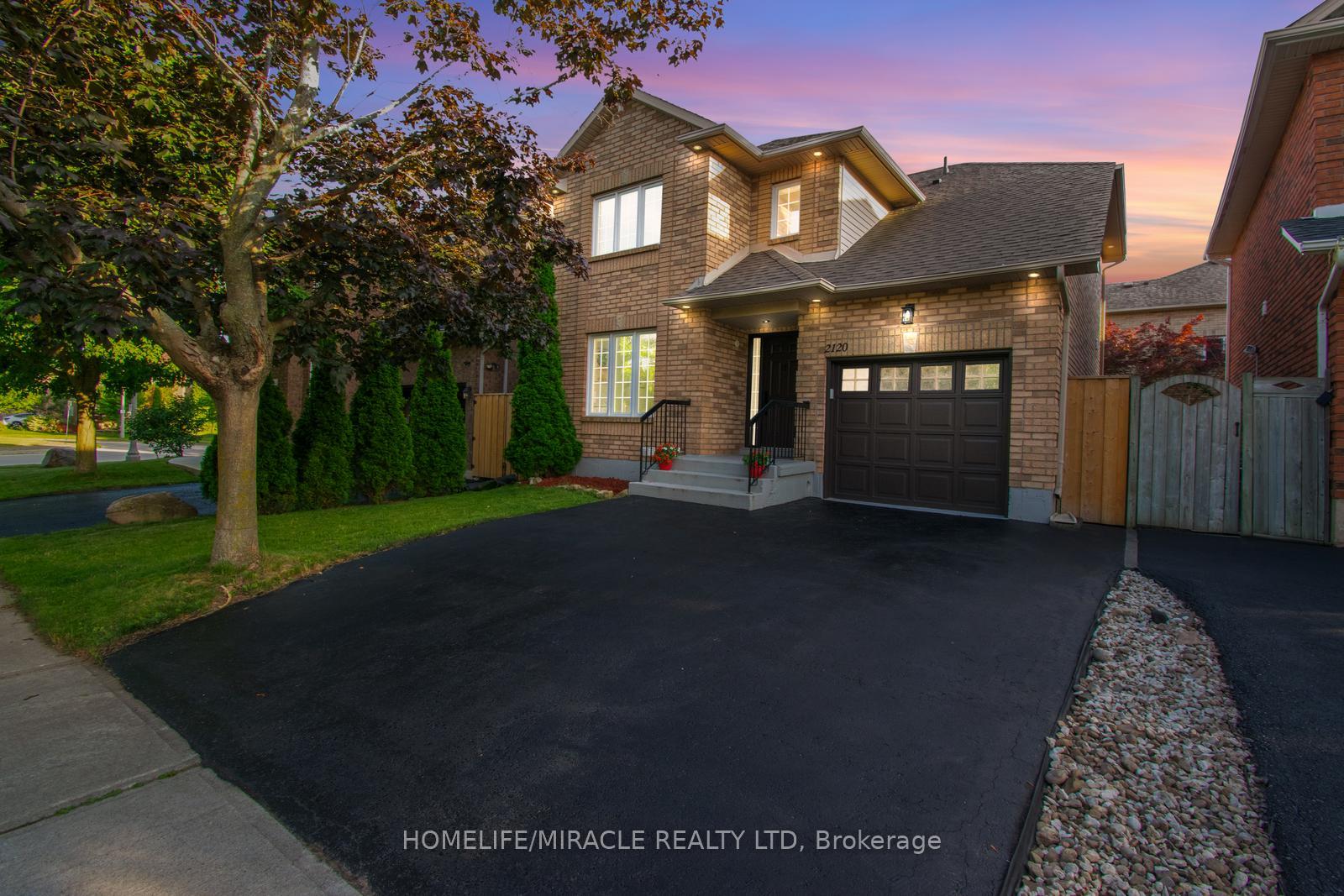 2120-shorncliffe-boulevard-oakville-ontario-w12297874