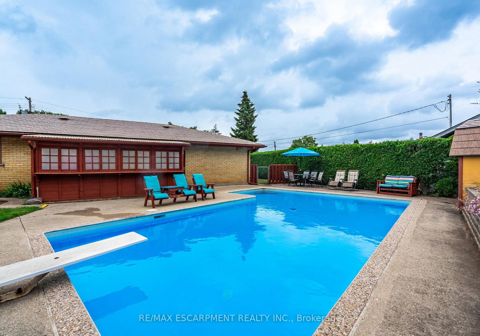 902-north-shore-boulevard-w-w-burlington-ontario-w12298482