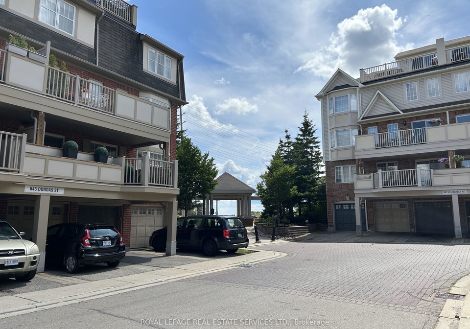 76neighbourhood-circle-mississauga-ontario-w12298608