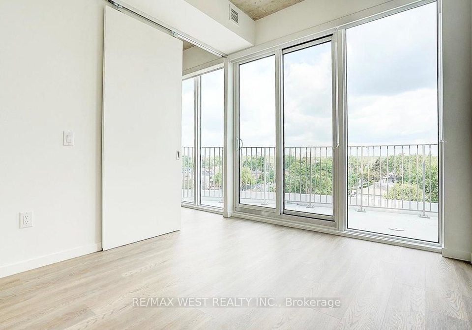 689-the-queensway-na-etobicoke-ontario-w12299079
