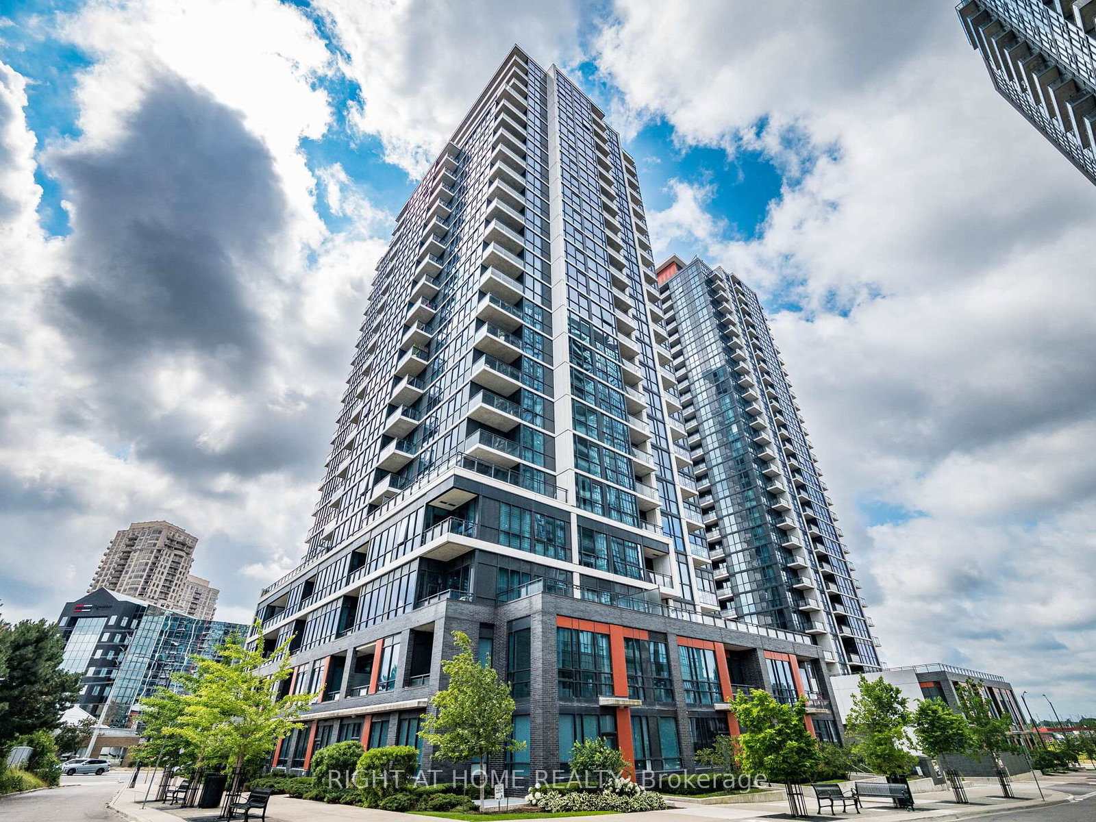 55-eglinton-avenue-w-w-mississauga-ontario-w12299214