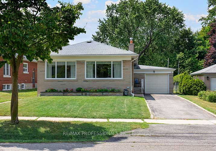 10-golfwood-heights-etobicoke-ontario-w12299565