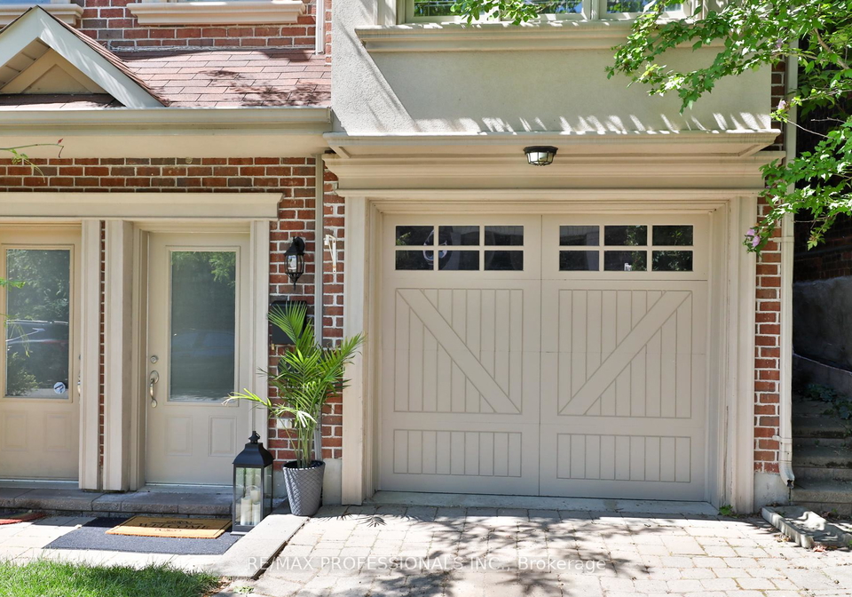 20-grafton-avenue-toronto-ontario-w12299725