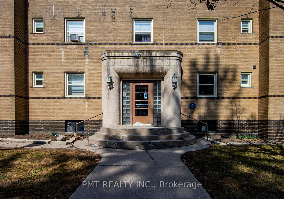 8-wellington-street-w-w-brampton-ontario-w12299785