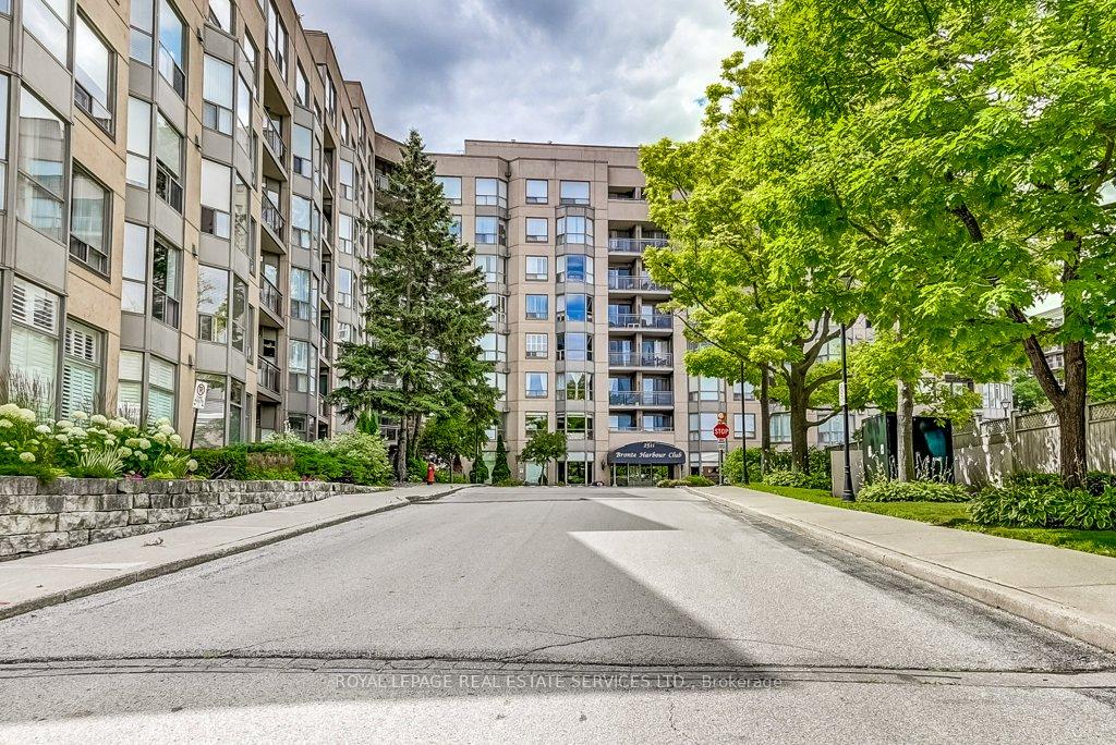 2511-lakeshore-road-w-w-oakville-ontario-w12300099