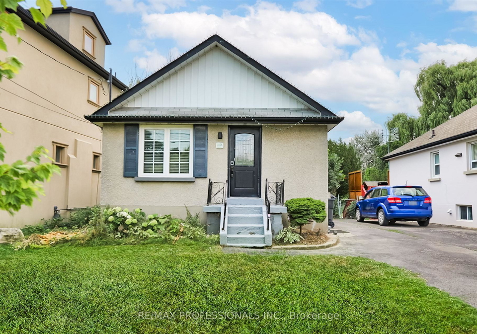 1026-haig-boulevard-mississauga-ontario-w12300120