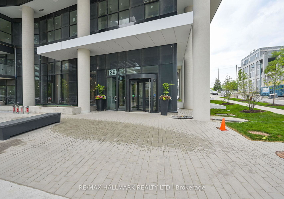 38-annie-craig-drive-etobicoke-ontario-w12300531