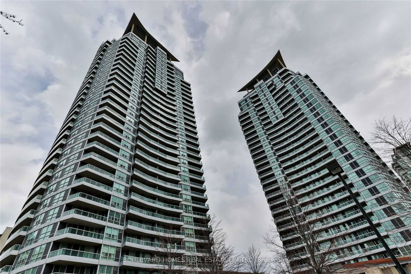 1-elm-drive-nw-nw-mississauga-ontario-w12300764