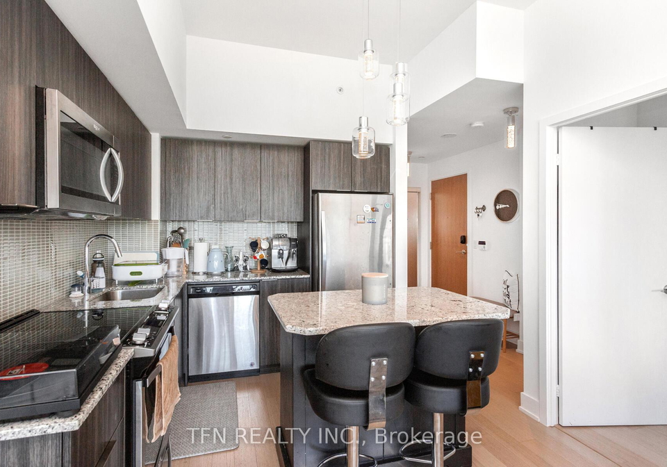 30-shore-breeze-drive-etobicoke-ontario-w12300868