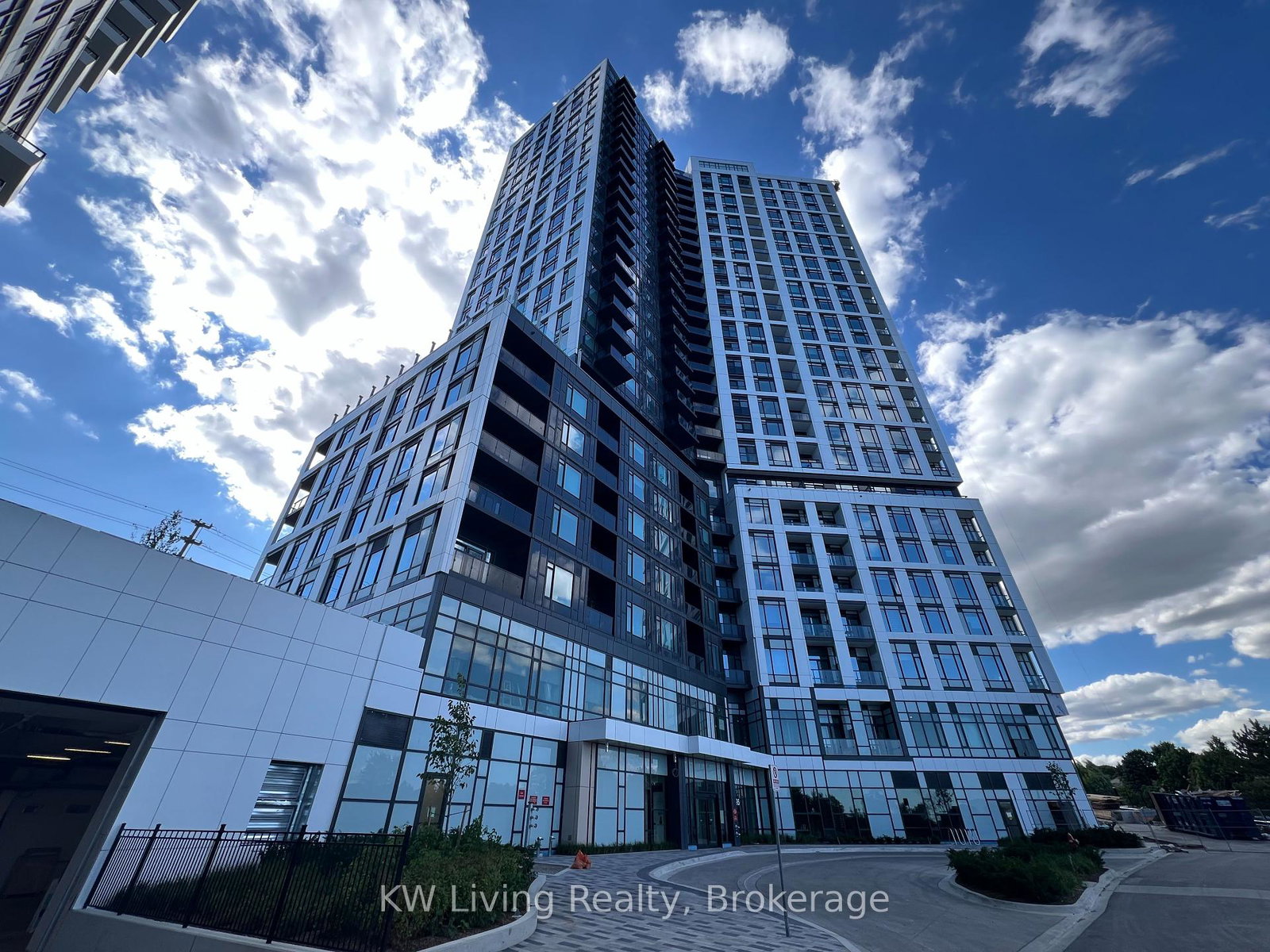 2495-eglinton-avenue-w-w-mississauga-ontario-w12301215
