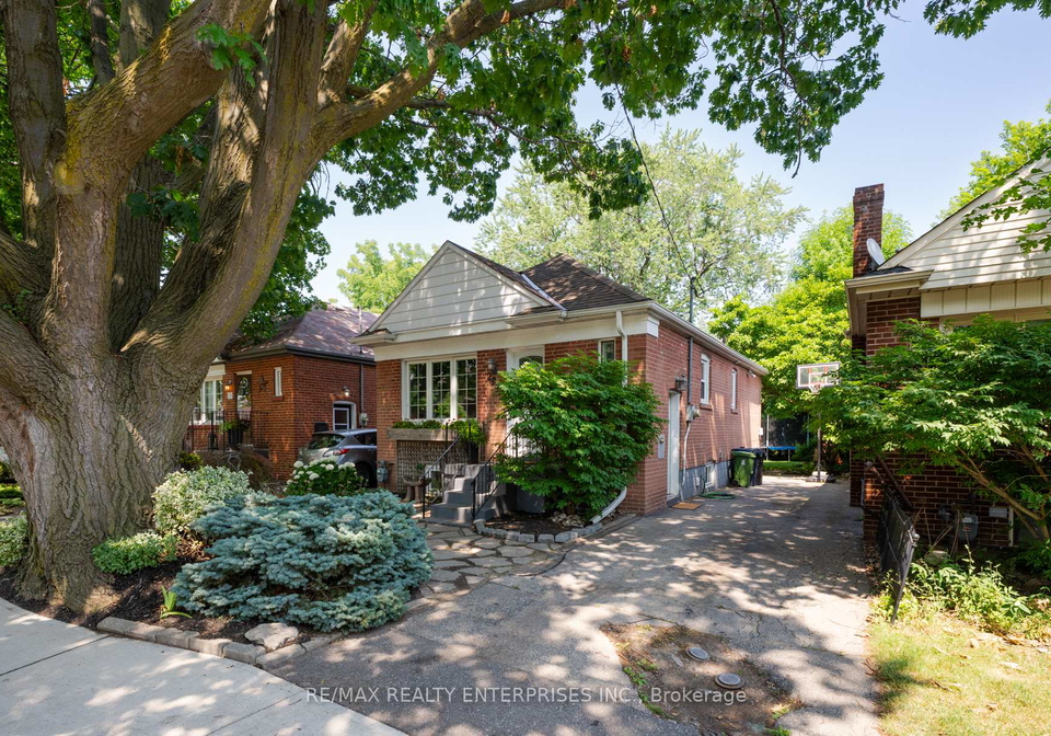 209-hallmark-avenue-etobicoke-ontario-w12301342