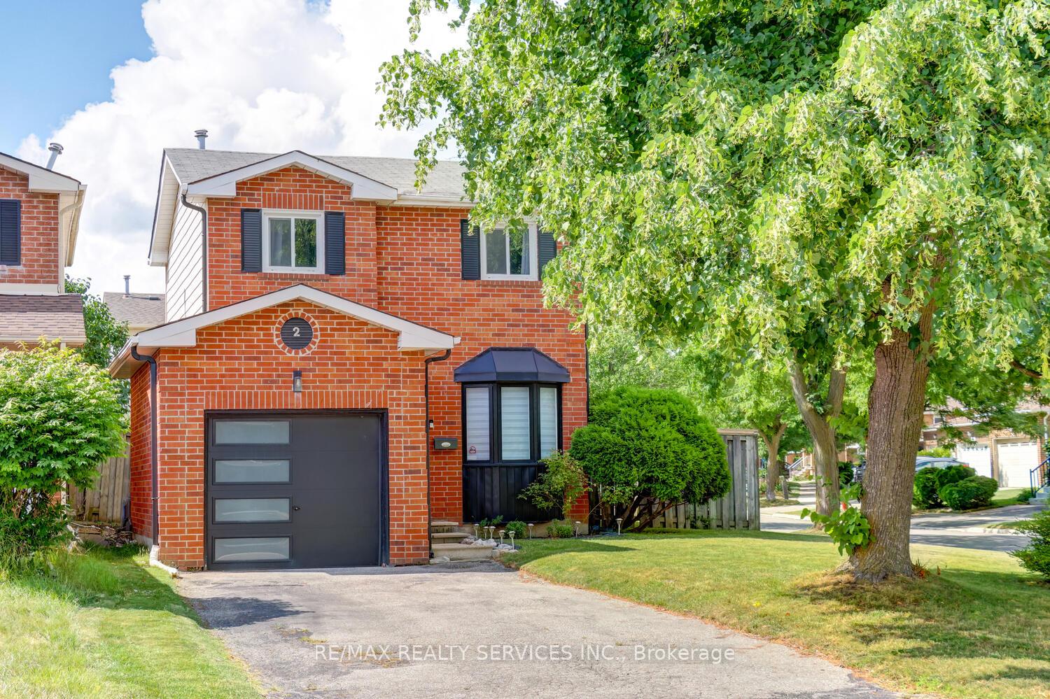2-lawnview-court-brampton-ontario-w12301573