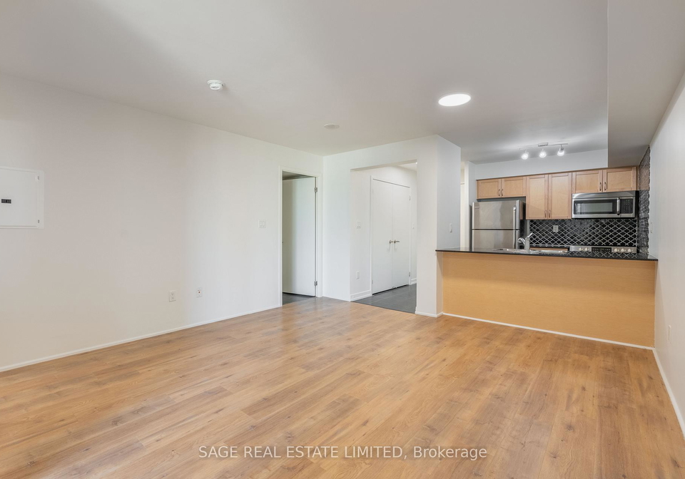 816-lansdowne-avenue-toronto-ontario-w12301608