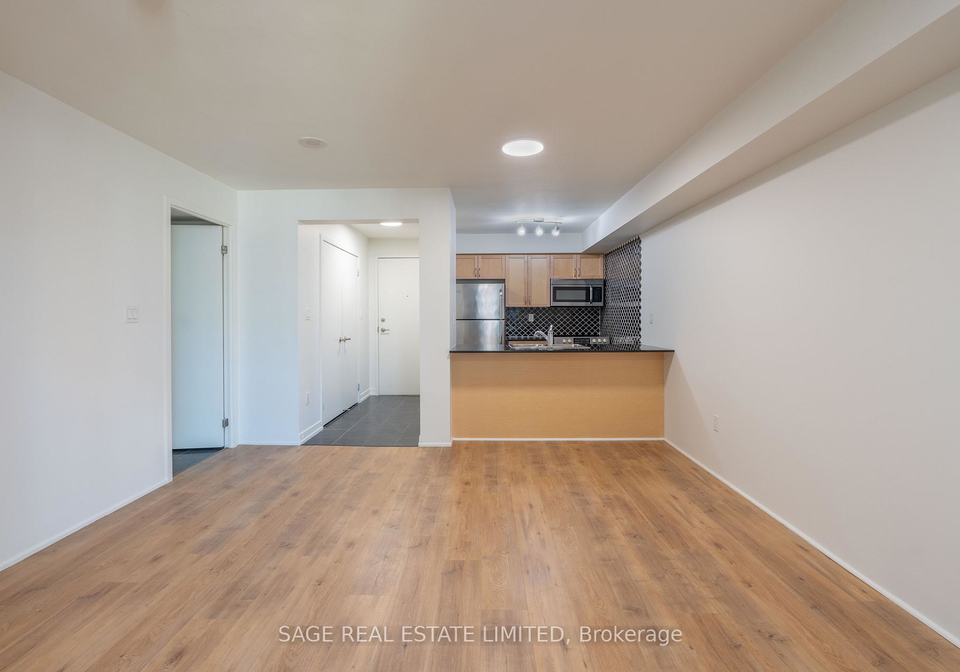 816-lansdowne-avenue-toronto-ontario-w12301608