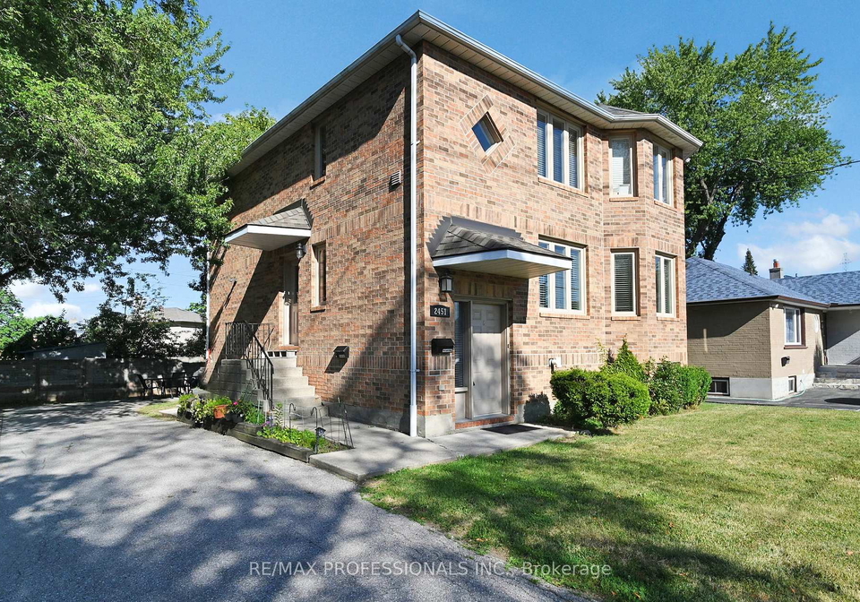 2451-islington-avenue-etobicoke-ontario-w12301999