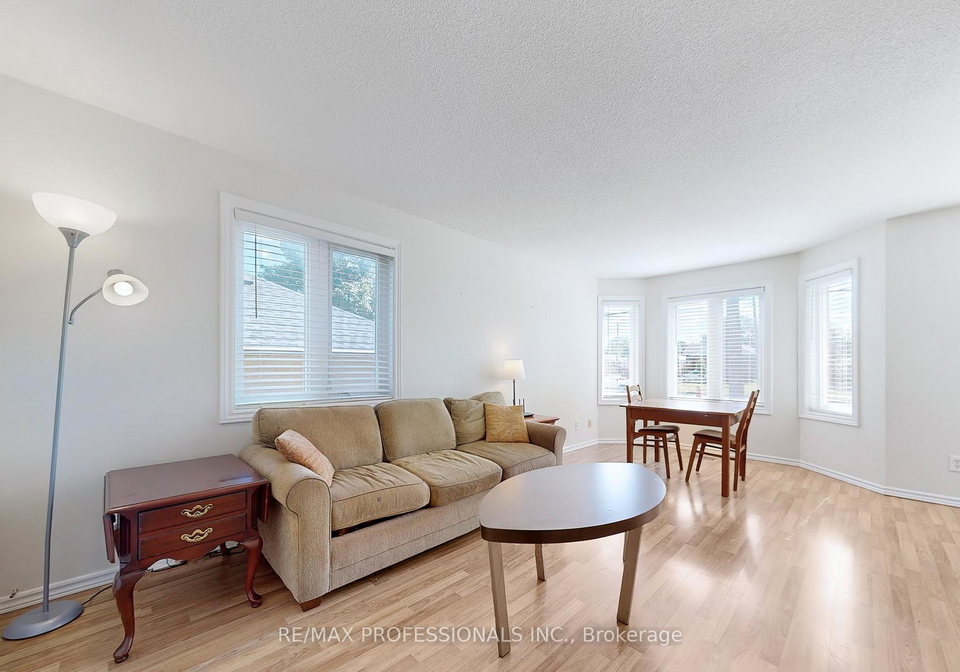 2451-islington-avenue-etobicoke-ontario-w12301999
