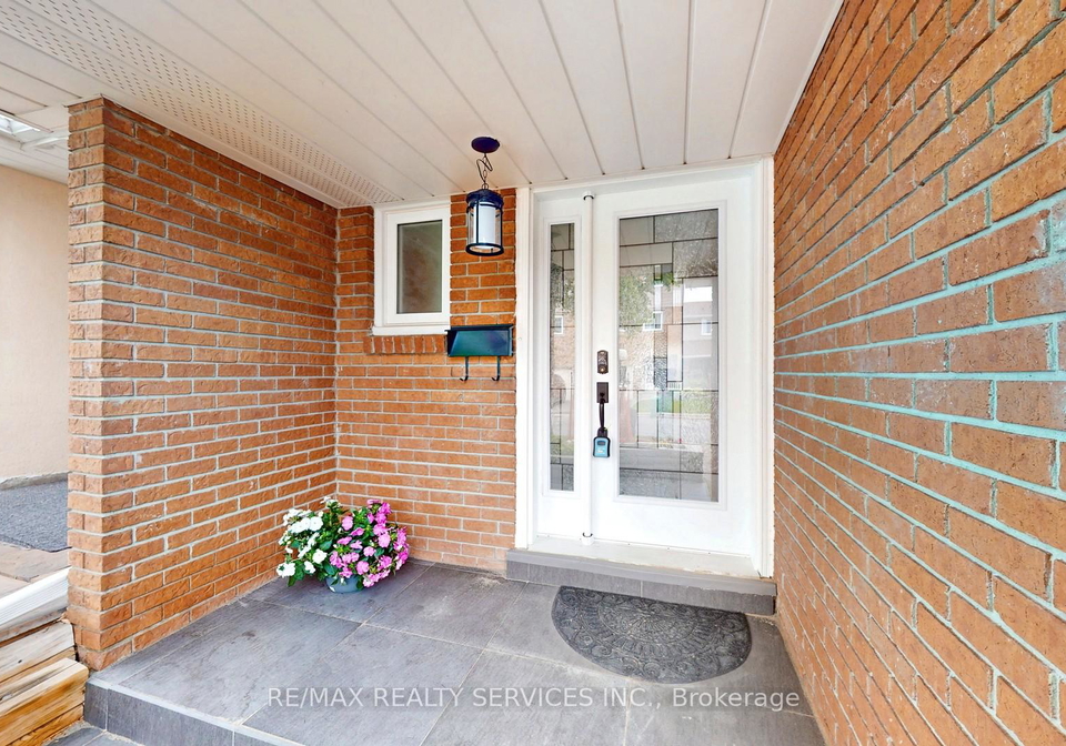 80-carisbrooke-court-brampton-ontario-w12302048