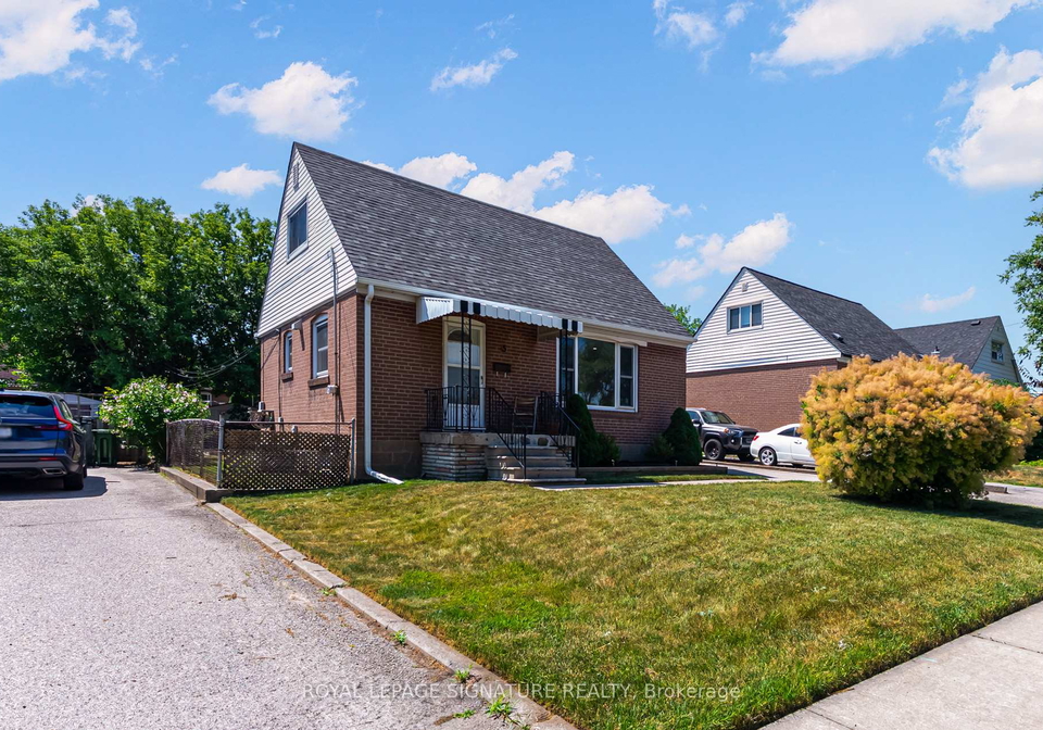 5-densmore-avenue-etobicoke-ontario-w12302125