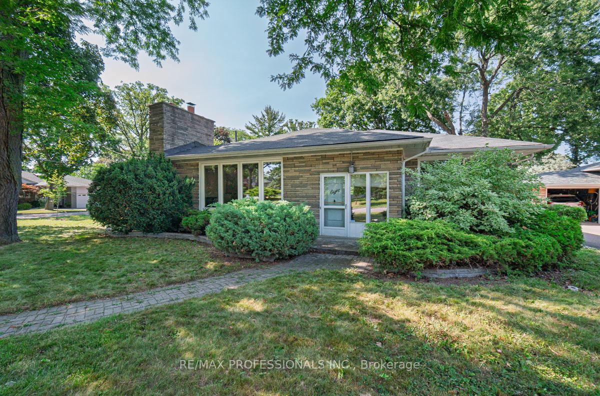 8-chantilly-gardens-north-york-ontario-w12302438