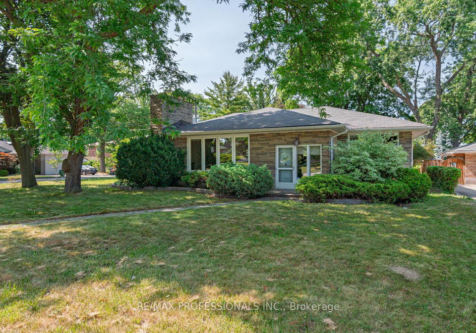 8-chantilly-gardens-north-york-ontario-w12302438