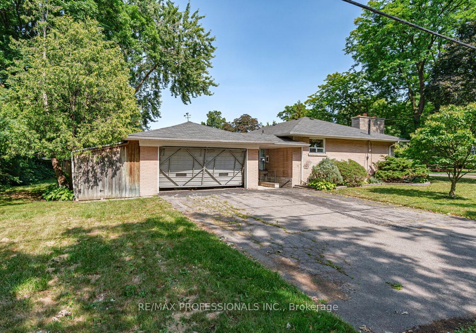 8-chantilly-gardens-north-york-ontario-w12302438