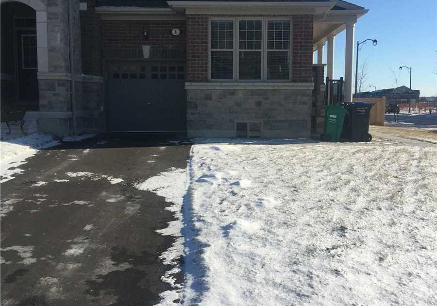 1-true-blue-crescent-caledon-ontario-w12302776