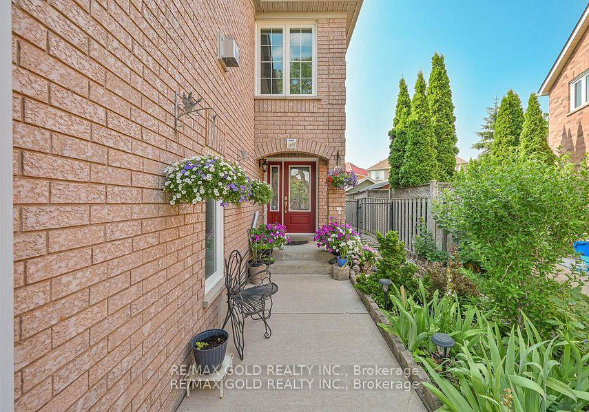 47-seclusion-crescent-brampton-ontario-w12303071