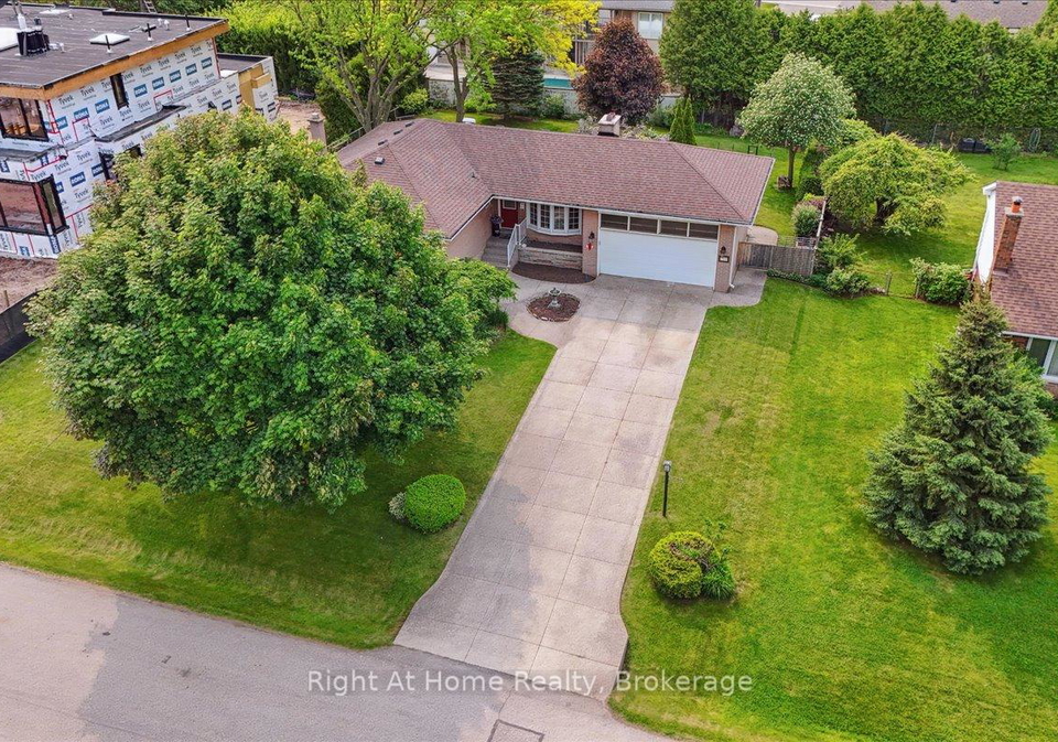 357-seaton-drive-oakville-ontario-w12303338