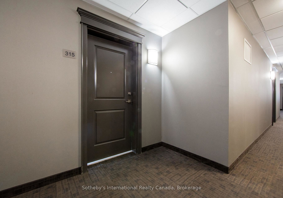 5020-corporate-drive-burlington-ontario-w12303346