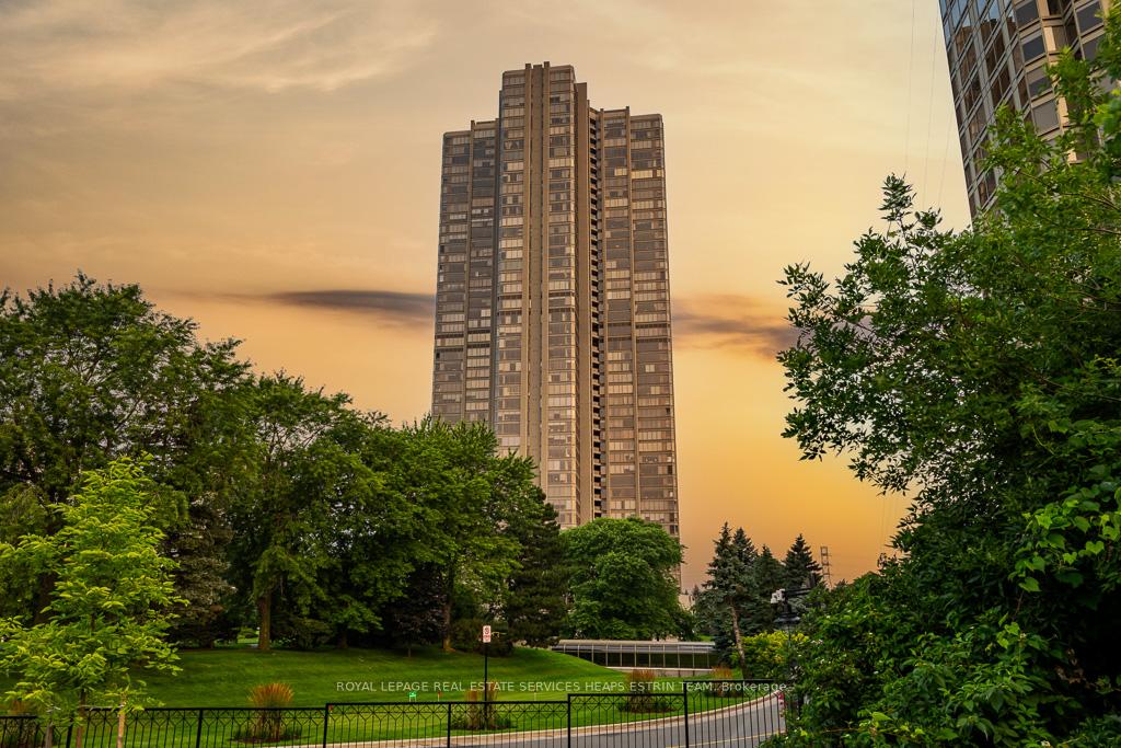 2045-lake-shore-boulevard-w-w-etobicoke-ontario-w12304059