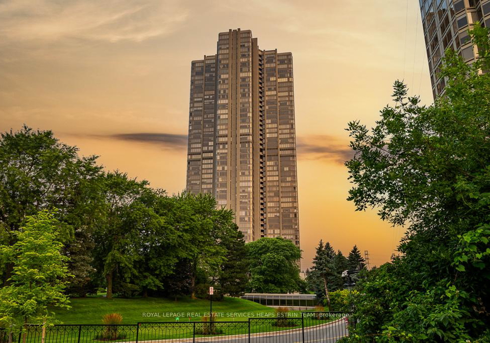 2045-lake-shore-boulevard-w-w-etobicoke-ontario-w12304059
