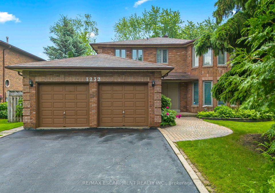 1232-saginaw-crescent-mississauga-ontario-w12304382