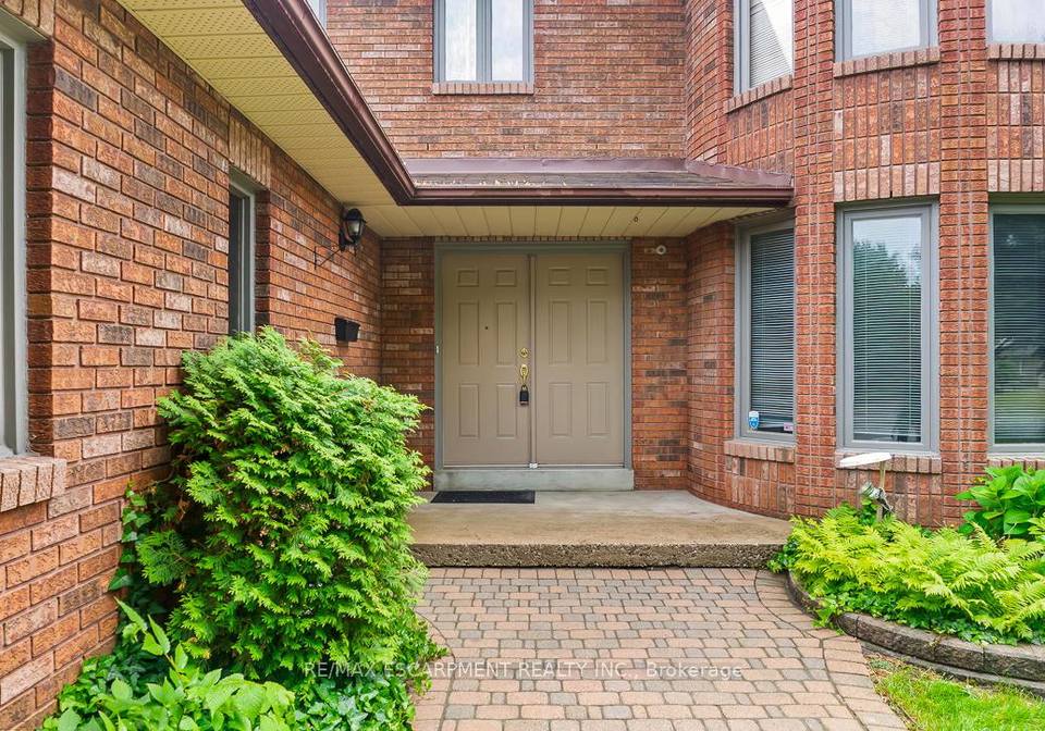 1232-saginaw-crescent-mississauga-ontario-w12304382
