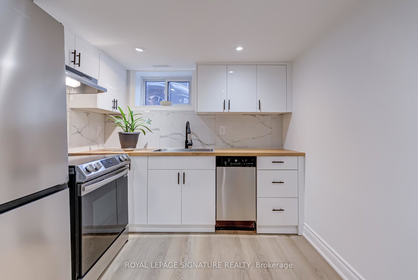 16-treeview-drive-etobicoke-ontario-w12304561