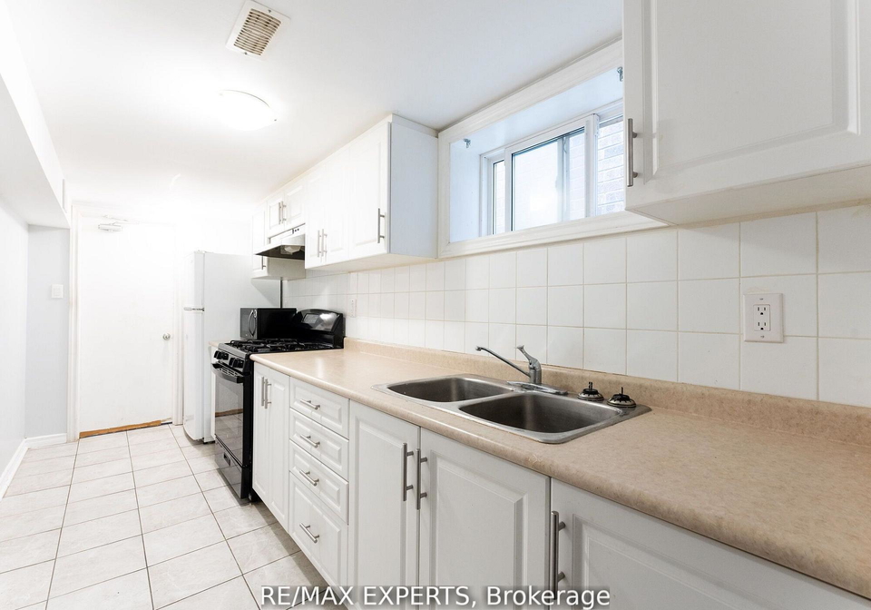 32-twenty-fourth-street-etobicoke-ontario-w12304632