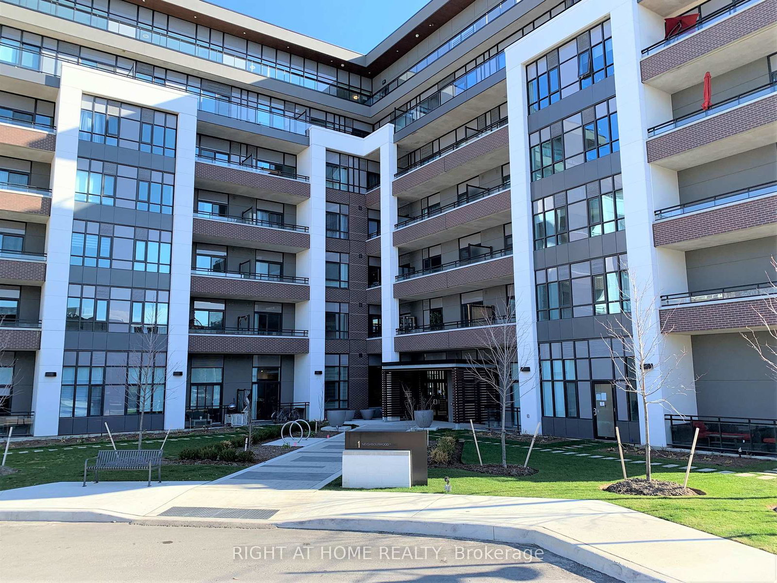 1-neighbourhood-lane-etobicoke-ontario-w12304642