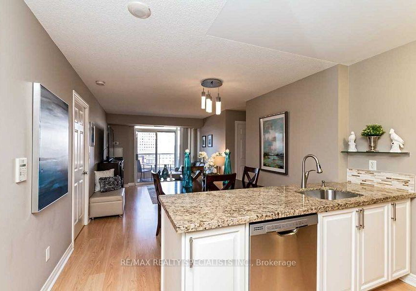 310-burnhamthorpe-road-w-w-mississauga-ontario-w12305293