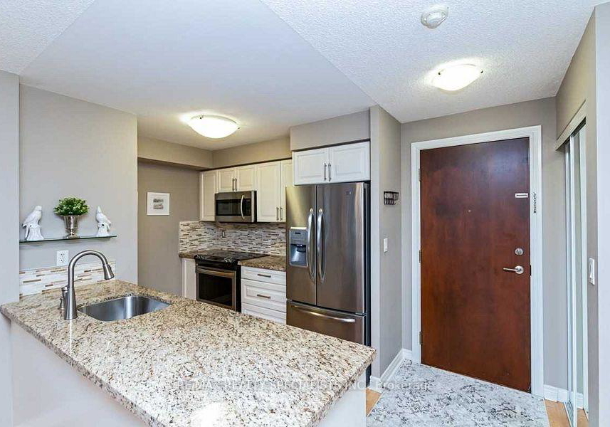 310-burnhamthorpe-road-w-w-mississauga-ontario-w12305293