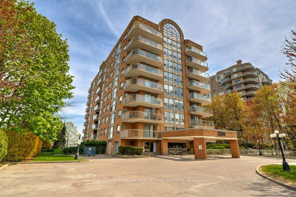 2210-lakeshore-road-burlington-ontario-w12305321