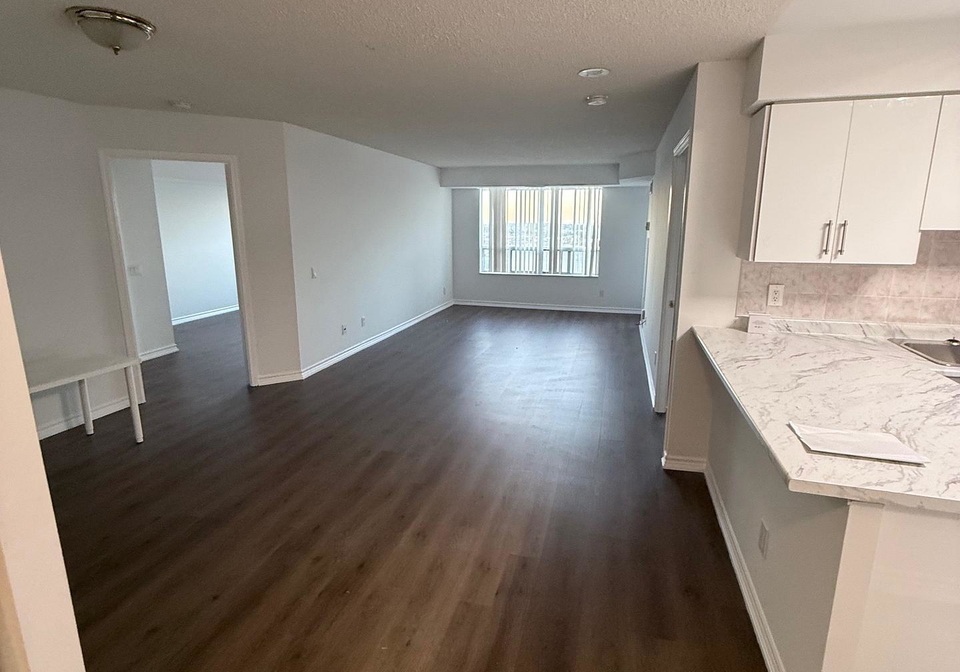 35-w-kingsbridge-garden-circle-mississauga-ontario-w12305564