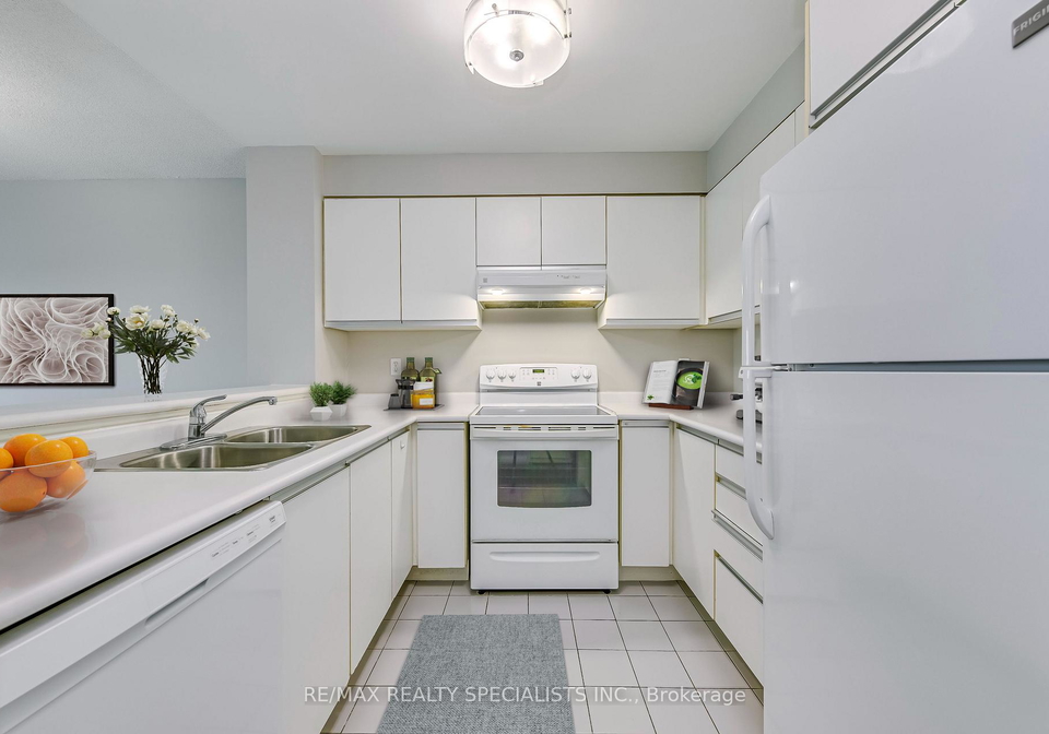 2177-burnhamthorpe-road-w-w-mississauga-ontario-w12305828