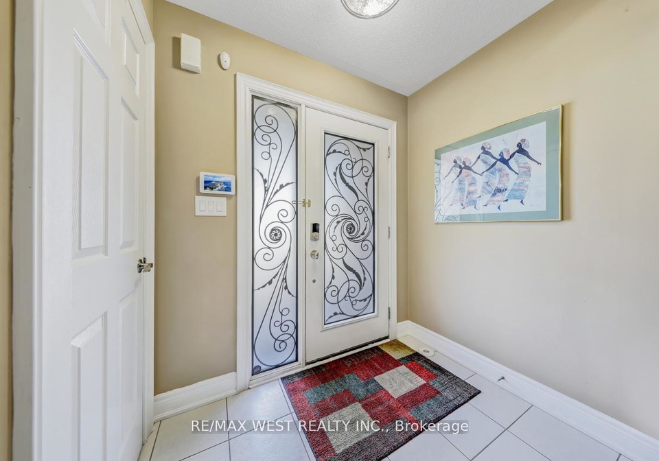2036-lakeshore-road-w-w-mississauga-ontario-w12305916