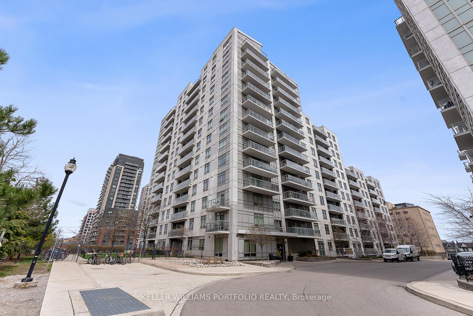 816-lansdowne-avenue-toronto-ontario-w12306158