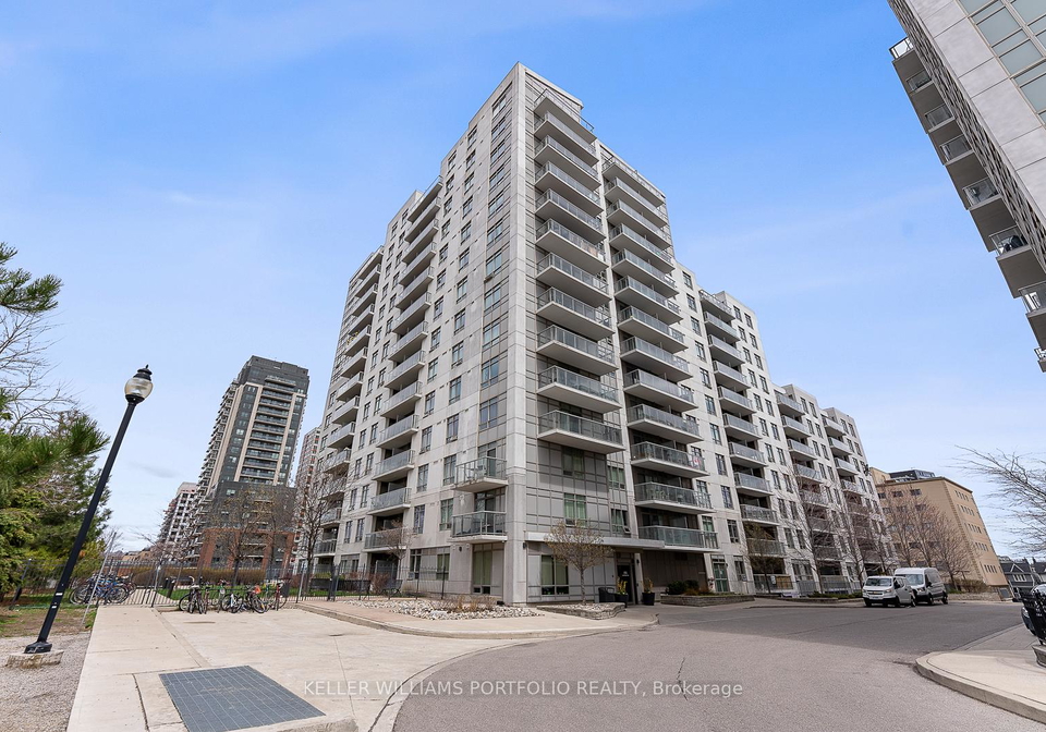 816-lansdowne-avenue-toronto-ontario-w12306158