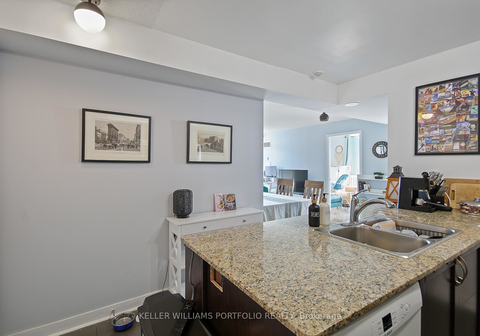 816-lansdowne-avenue-toronto-ontario-w12306158