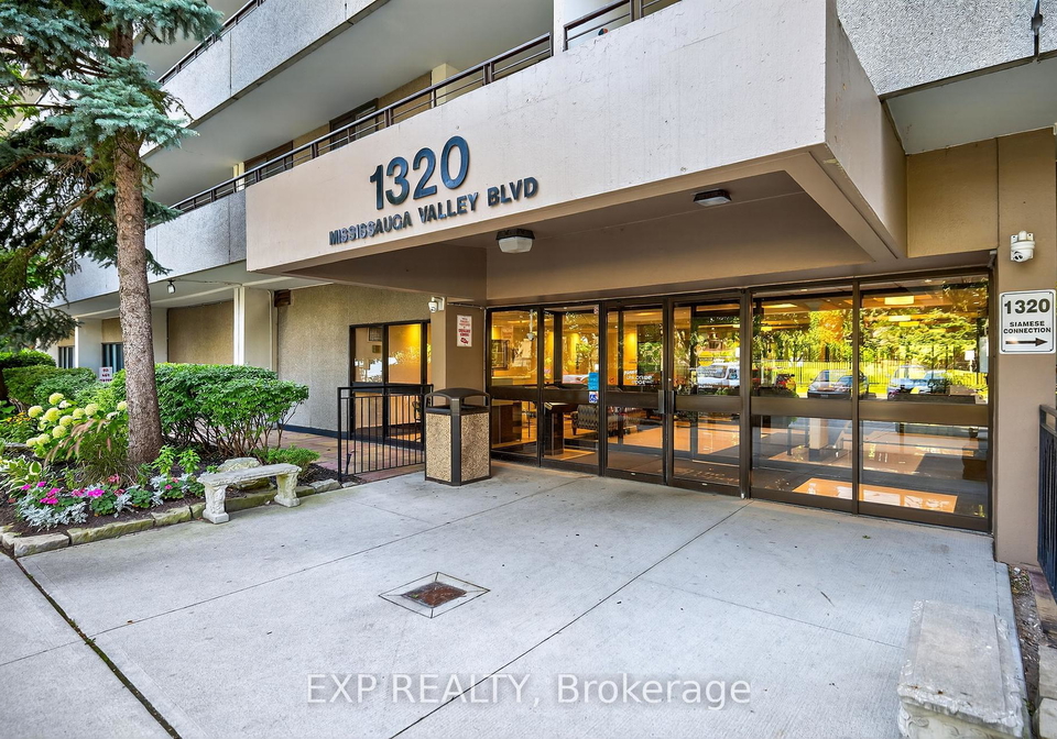 1320-valley-boulevard-mississauga-ontario-w12306293