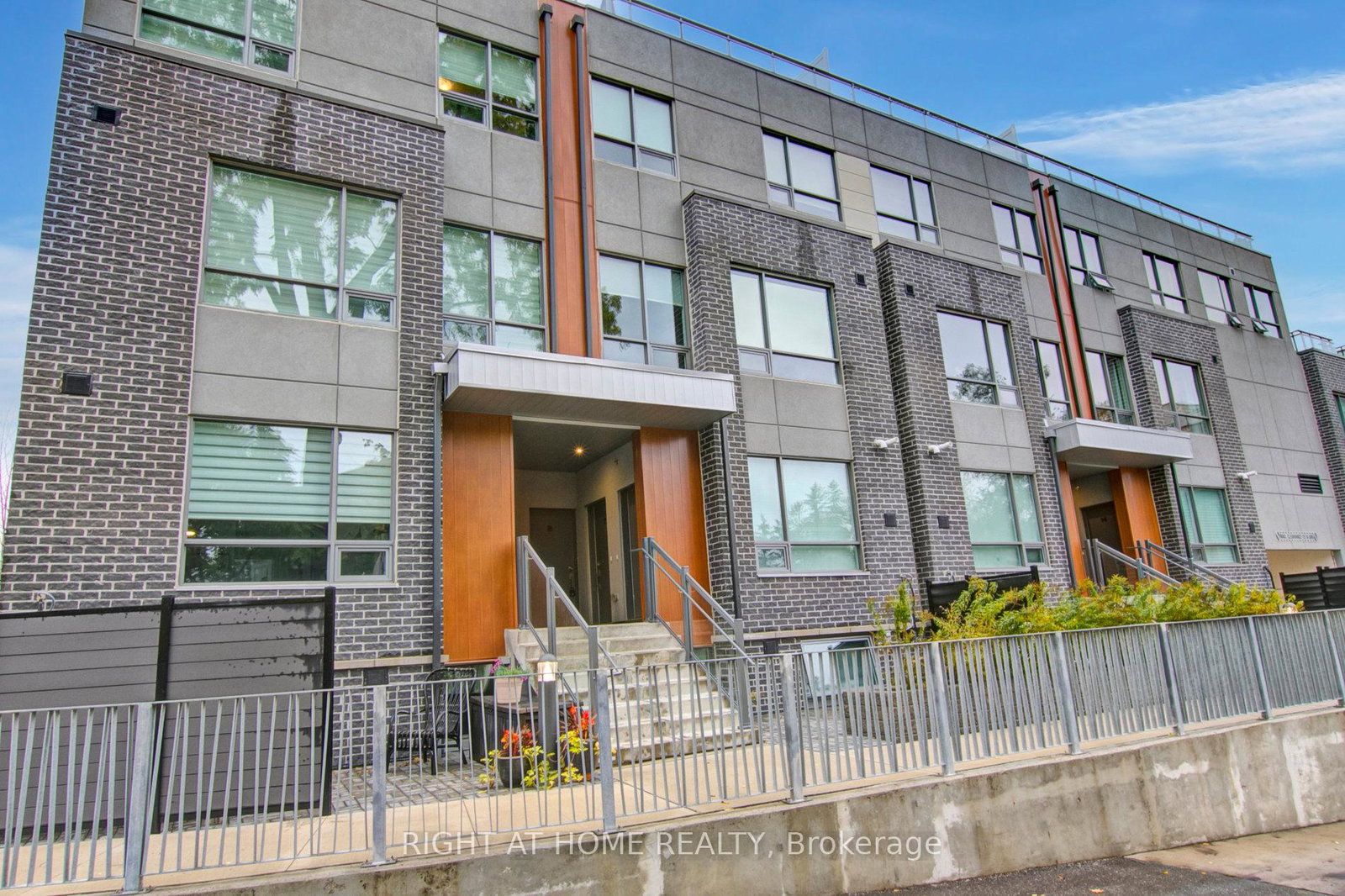 670-atwater-avenue-mississauga-ontario-w12307302