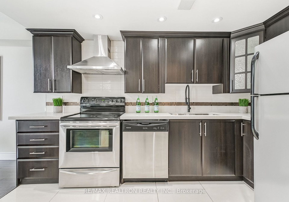 145-hillcrest-avenue-mississauga-ontario-w12307679
