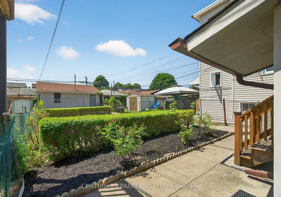 122-greenlaw-avenue-toronto-ontario-w12308369